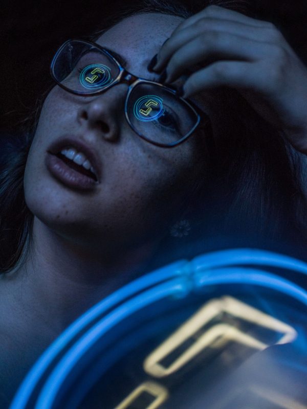 photo-1529808985939-0a5f65256310